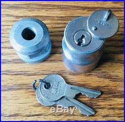 1920s 1930s SPARE TIRE LOCK withYALE KEYS vtg exterior accessory