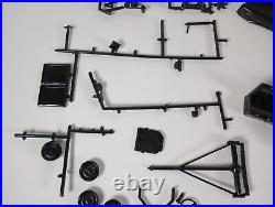 1940 Ford Deluxe Tudor Sedan AMT 125 Model Kit 240 Parts Lot