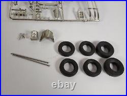 1940 Ford Deluxe Tudor Sedan AMT 125 Model Kit 240 Parts Lot