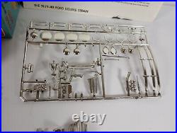 1940 Ford Deluxe Tudor Sedan AMT 125 Model Kit 240 Parts Lot