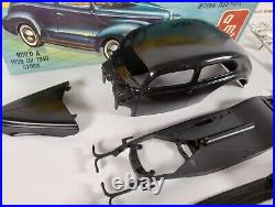 1940 Ford Deluxe Tudor Sedan AMT 125 Model Kit 240 Parts Lot