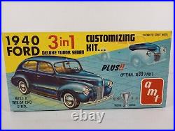 1940 Ford Deluxe Tudor Sedan AMT 125 Model Kit 240 Parts Lot