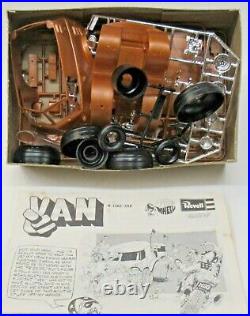 1971 Revell #H1362225 VOLKSWAGEN VAN Deal's Wheels 125 model kit PARTS MINT