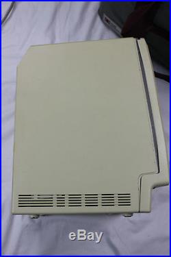 1984 Apple Macintosh Original Model M0001 Computer For Parts or Repair Powers On