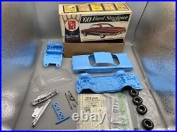 1/25 AMT 1960 Ford Starliner Hardtop + Photo Etch Parts Screw Bottom New Vintage