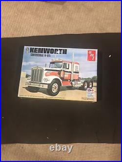Amt 1/25 Plastic Scale Model Kenworth Conventional W-825 Over 300 Detailed Parts
