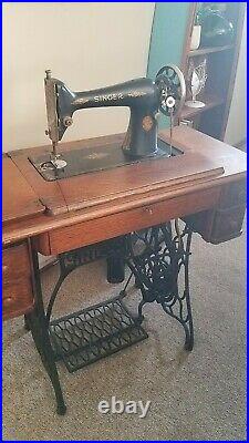 Antique Singer Sewing Machine Model 66 in Oak Cabinet, Extra Parts, Key & Manual