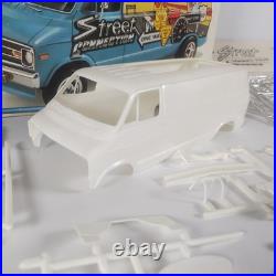 Dodge Custom Street Van Street Connection MPC 125 Model Kit 1-0414 Parts Lot