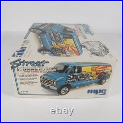 Dodge Custom Street Van Street Connection MPC 125 Model Kit 1-0414 Parts Lot