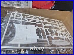 Fujimi 1/24 Ferrari 365GTB/4 Daytona Spyder Enthusiast Model with Etching Parts