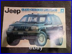 Jeep Grand Cherokee Limited V8 Tamiya 124 Model Kit # 24127 Sealed Parts 1993