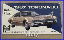 MPC 1967 Oldsmobile Toronado 125 Scale Model Kit 1467-200 Complete Parts Bagged