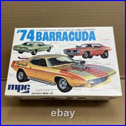 MPC 1974 Plymouth Barracuda 1/25 Model Kit #1-7402-250 Unbuilt Sealed Parts