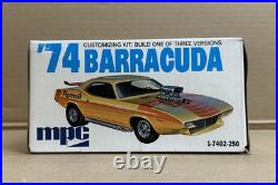 MPC 1974 Plymouth Barracuda 1/25 Model Kit #1-7402-250 Unbuilt Sealed Parts