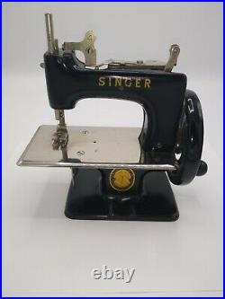 Singer Vintage Model 20 Childs Sewing Machine Hand Crank Antique Repair Parts