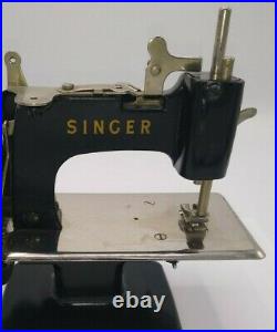 Singer Vintage Model 20 Childs Sewing Machine Hand Crank Antique Repair Parts