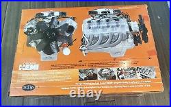 Testors Dodge 426 Hemi Engine 1/4 Scale Model Kit Over 300 Parts Electric Motor