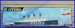 Trumpeter 1/200 Titanic Passenger Liner Model With P/e Parts & Led Lights 03719