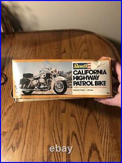 Vintage Revell 1981 Highway Patrol Bike 1/8 Scale Model OPENED See Photo 4 Parts