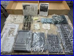 Vtg 80s Revell Launch Tower & Space Shuttle & Robotech Factory Model READ