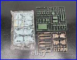 Vtg 80s Revell Launch Tower & Space Shuttle & Robotech Factory Model READ