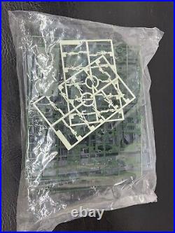 Vtg 80s Revell Launch Tower & Space Shuttle & Robotech Factory Model READ